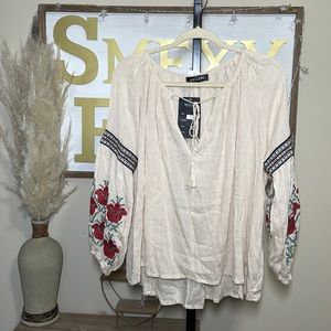 MIEEION Embroidered cream Top size Large BOHO NWT